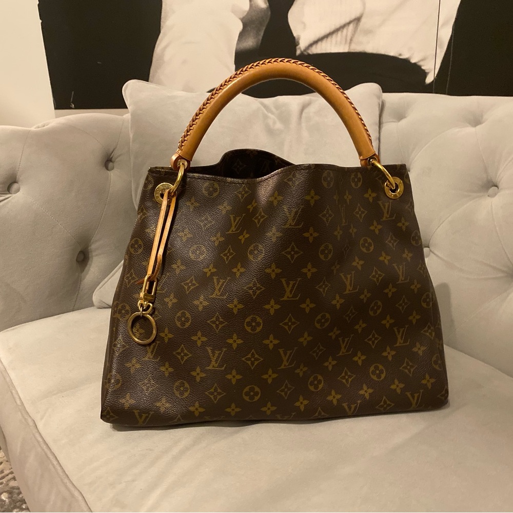 Louis Vuitton Artsy MM